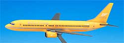 Flugzeugmodelle: Sterling - Yellow - Boeing 737-800 - 1:200